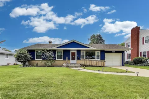 915 Carol Ave, Elgin, IL 60123