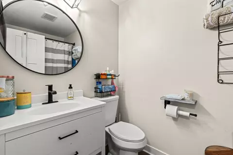 Bath - 1598 Elder Dr, Aurora, IL 60506 photo 1 of 3