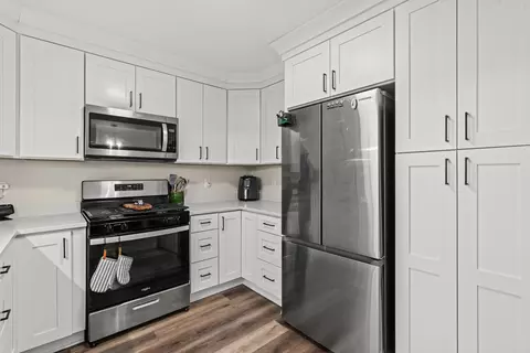Kitchen - 1598 Elder Dr, Aurora, IL 60506 photo 2 of 3