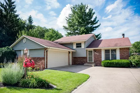 606 W Dunbar St, Mahomet, IL 61853