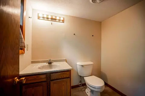 Bath - 4303 Singleton Close, Rockford, IL 61114 photo 7 of 7