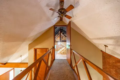 Entry Way - 4303 Singleton Close, Rockford, IL 61114 photo 7 of 8