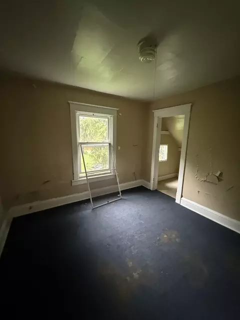 Bedroom - 1571 E Bourbonnais St, Kankakee, IL 60901 photo 1 of 3