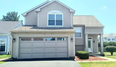 100 Hamlet Cir, Montgomery, IL 60538