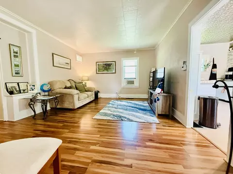 Living - 423 Maple St, Marengo, IL 60152 photo 2 of 3