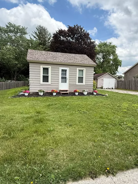 423 Maple St, Marengo, IL 60152