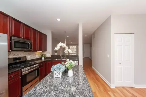 Entry Way - 90 Legacy Ln, Wheeling, IL 60090 photo 1 of 3