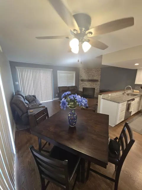 Dining - 8201 Daniel Dr, Justice, IL 60458 photo 1 of 1
