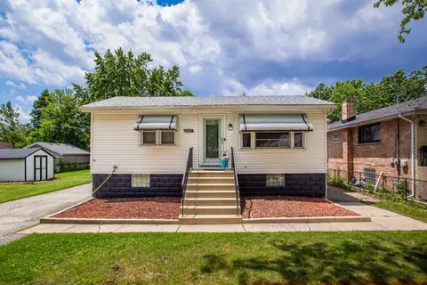 8322 Laporte Ave, Burbank, IL 60459