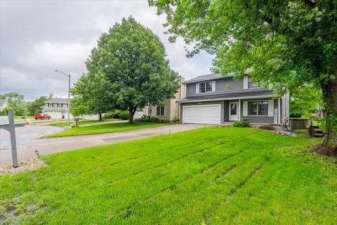 1311 Bancroft Dr, Bloomington, IL 61704 photo 2
