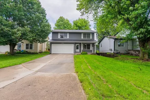1311 Bancroft Dr, Bloomington, IL 61704