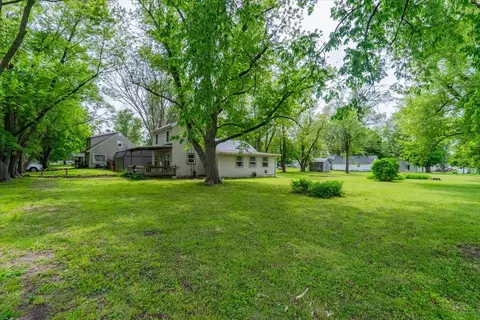 323 N 2nd Ave, Chenoa, IL 61726 photo 2