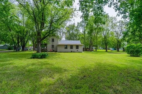 323 N 2nd Ave, Chenoa, IL 61726 photo 3
