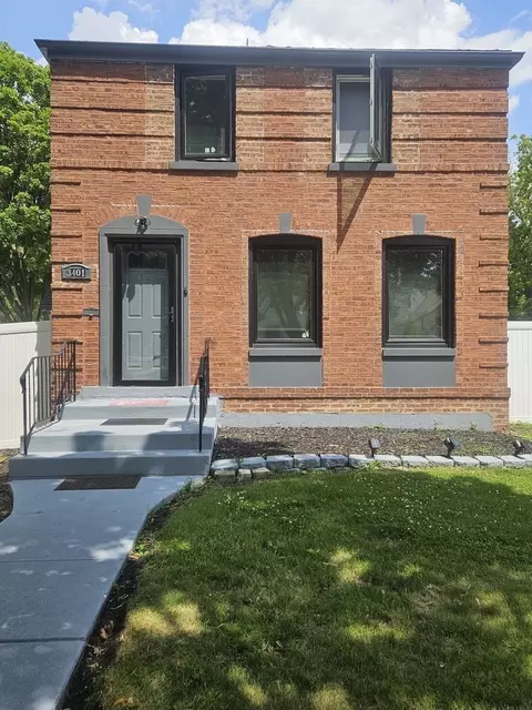 3401 S 56th Ct, Cicero, IL 60804