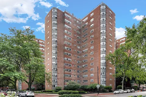 4970 N Marine Dr #822, Chicago, IL 60640