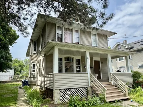 722 Lenox Ave, Waukegan, IL 60085