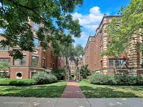 400 Ridge Ave #16-2, Evanston, IL 60202