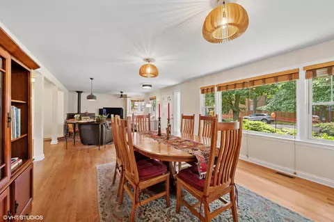 2417 Lyons St, Evanston, IL 60201 photo 8
