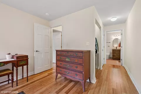 2417 Lyons St, Evanston, IL 60201 photo 17