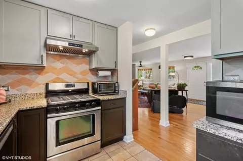 2417 Lyons St, Evanston, IL 60201 photo 12