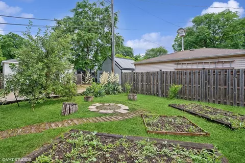 2417 Lyons St, Evanston, IL 60201 photo 29