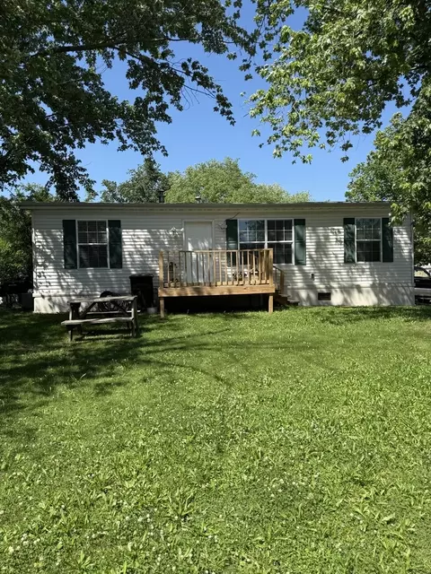 708 Pecan Tree St, Urbana, IL 61802