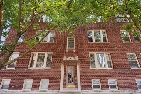 3039 W Belle Plaine Ave #1, Chicago, IL 60618