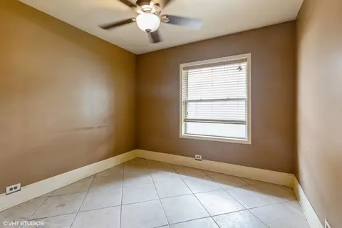 Bedroom - 4340 Elm Ave, Lyons, IL 60534 photo 2 of 2