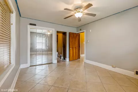 Bedroom - 4340 Elm Ave, Lyons, IL 60534 photo 1 of 2
