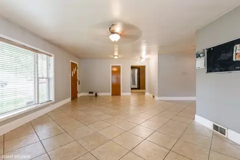 Living - 4340 Elm Ave, Lyons, IL 60534 photo 2 of 3