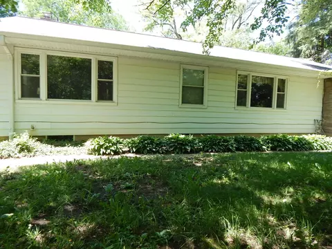 27375 W Nippersink Rd, Ingleside, IL 60041