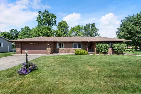 1803 Lyndhurst Dr, Savoy, IL 61874