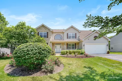 1387 Essex Dr, Hoffman Estates, IL 60192