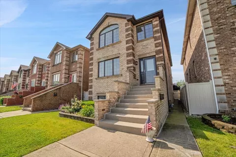 6825 W 64th Pl, Chicago, IL 60638 photo 2