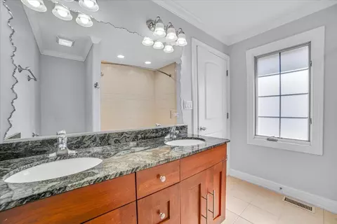 6825 W 64th Pl, Chicago, IL 60638 photo 21