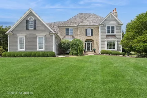 5609 Farmbrook Ln, Crystal Lake, IL 60014