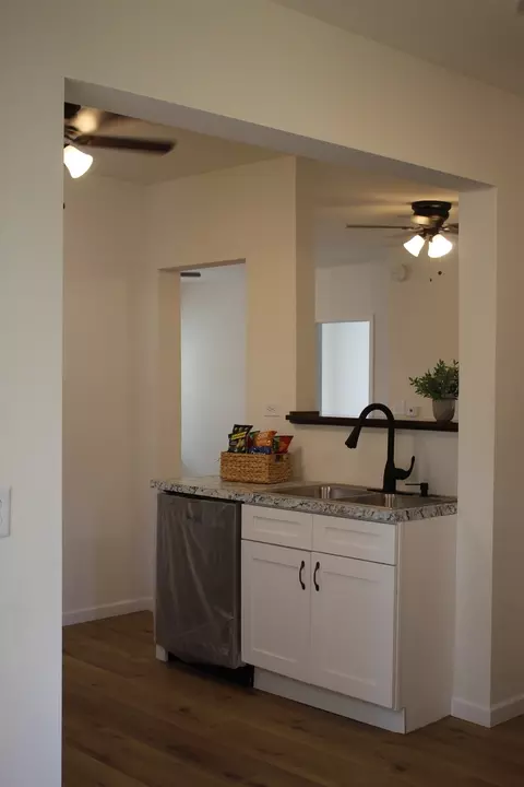 Kitchen - 534 Mohawk St, Joliet, IL 60432 photo 1 of 5