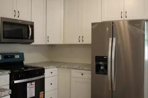 Kitchen - 534 Mohawk St, Joliet, IL 60432 photo 4 of 5