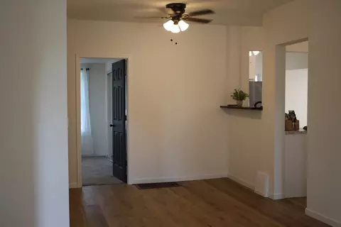 Entry Way - 534 Mohawk St, Joliet, IL 60432 photo 2 of 4