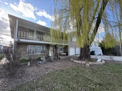 9344 N Lincoln Ave, Niles, IL 60714