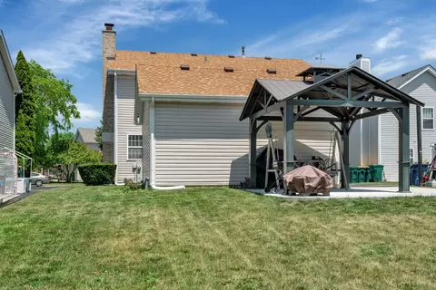 Exterior - 4218 Glenlo Dr, Plainfield, IL 60586 photo 7 of 9