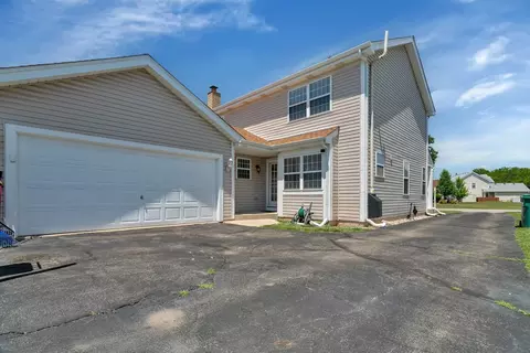 Exterior - 4218 Glenlo Dr, Plainfield, IL 60586 photo 4 of 9