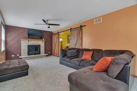 Living - 4218 Glenlo Dr, Plainfield, IL 60586 photo 4 of 5
