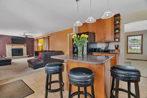 Kitchen - 4218 Glenlo Dr, Plainfield, IL 60586 photo 3 of 3
