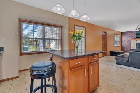 Kitchen - 4218 Glenlo Dr, Plainfield, IL 60586 photo 2 of 3
