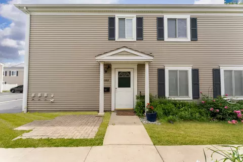 1558 Quaker Ln #174D, Prospect Heights, IL 60070