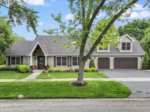 428 W Kenilworth Ave, Palatine, IL 60067