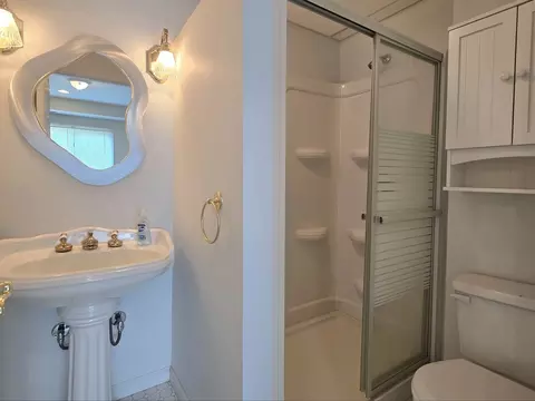 Bath - 3204 Apache Dr, New Lenox, IL 60451 photo 5 of 5