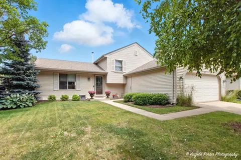 304 Appian Way, Vernon Hills, IL 60061