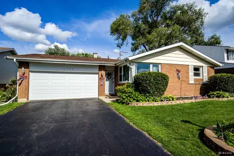 16529 Brenden Ln, Oak Forest, IL 60452